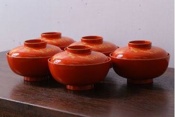 アンティーク雑貨　和製アンティーク　上品な花鳥柄の沈金朱塗椀5客セット(3)