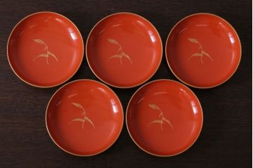 アンティーク雑貨　和製アンティーク　上品な花鳥柄の沈金朱塗椀5客セット(3)