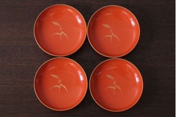 和製アンティーク　上品な花鳥柄の沈金朱塗椀4客セット