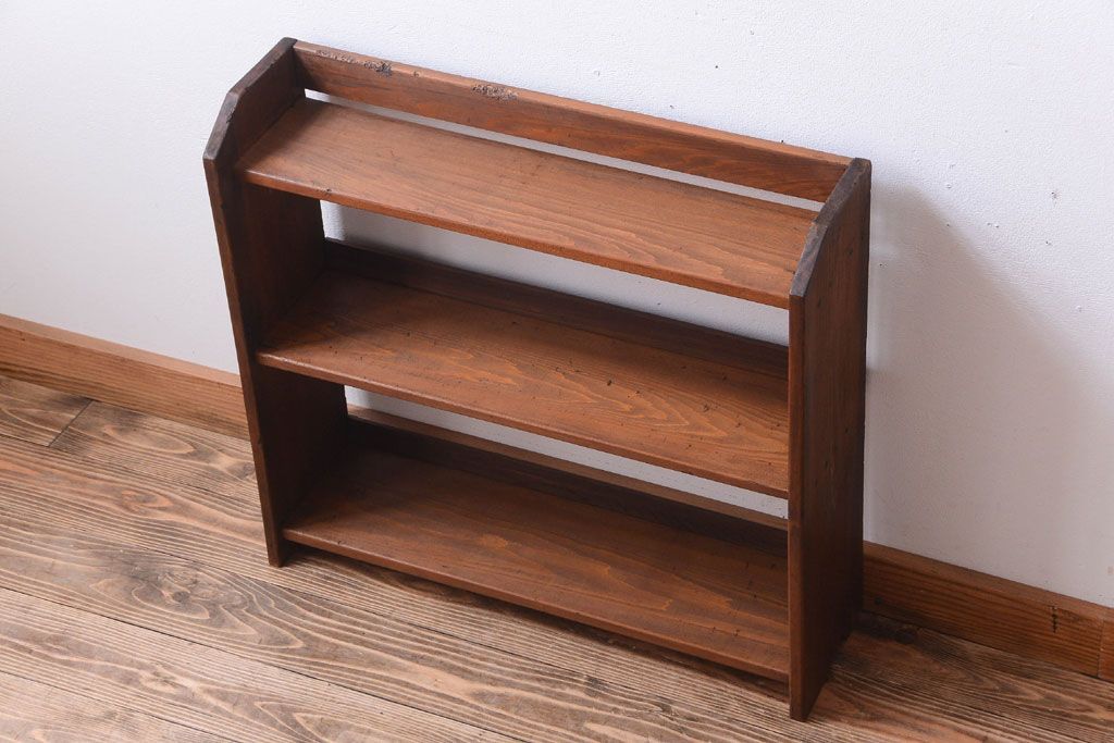 アンティーク家具　和製アンティーク　古い木のシンプルで小振りな本棚