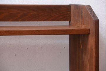 アンティーク家具　和製アンティーク　古い木のシンプルで小振りな本棚