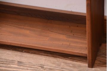 アンティーク家具　和製アンティーク　古い木のシンプルで小振りな本棚