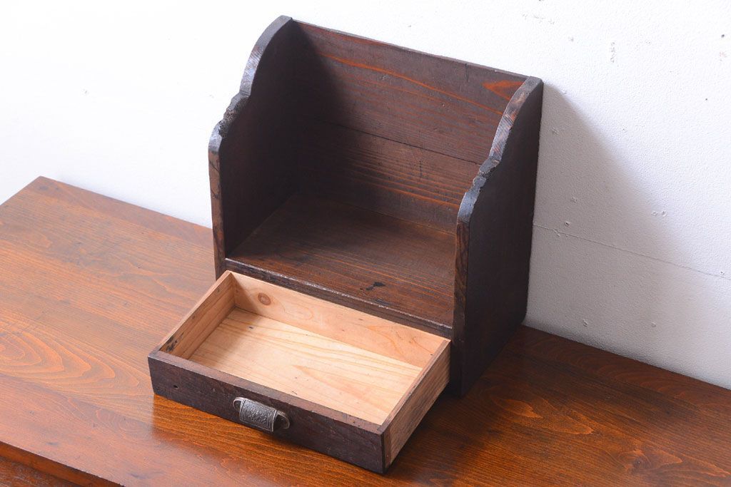 アンティーク家具　和製アンティーク　引き出し付き!小さな古い木の本立て(2)