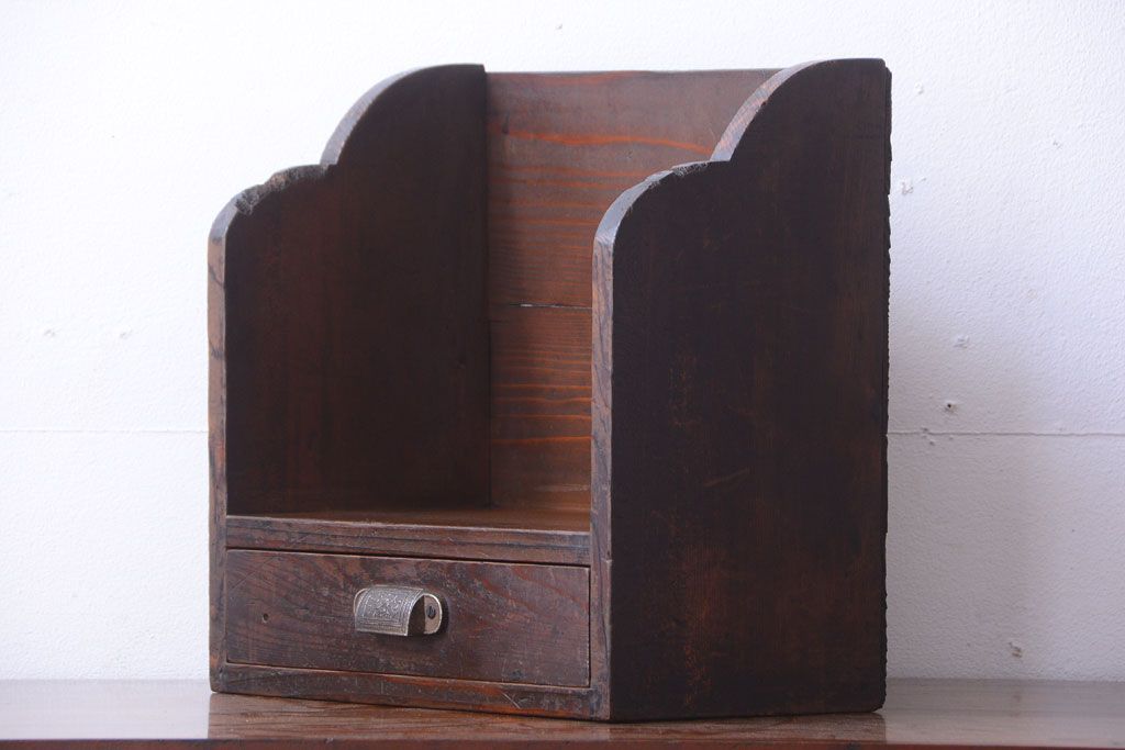 アンティーク家具　和製アンティーク　引き出し付き!小さな古い木の本立て(2)