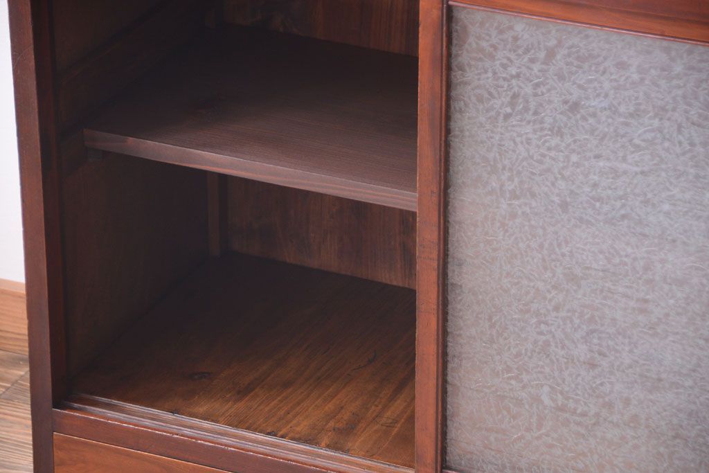 アンティーク家具　和製アンティーク　引き出し2杯付き!結霜ガラス引き戸の収納棚