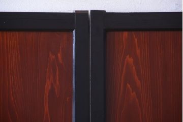 古民具・骨董　すりガラス入り!漆が美しいアンティークガラス帯戸2枚セット(2)