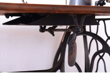 アンティーク家具　ジャンク品　イギリスアンティーク　インダストリアルシンガーミシン(2)