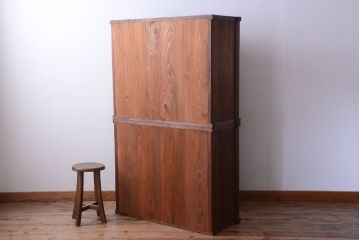 アンティーク家具　和製アンティーク　前面欅材!2段重ねのモールガラス引き戸収納棚(2)