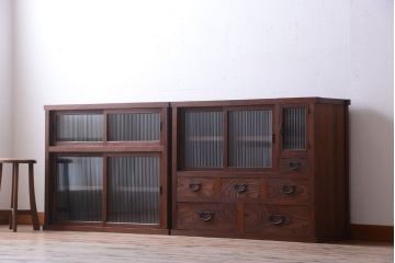 アンティーク家具　和製アンティーク　前面欅材!2段重ねのモールガラス引き戸収納棚(2)