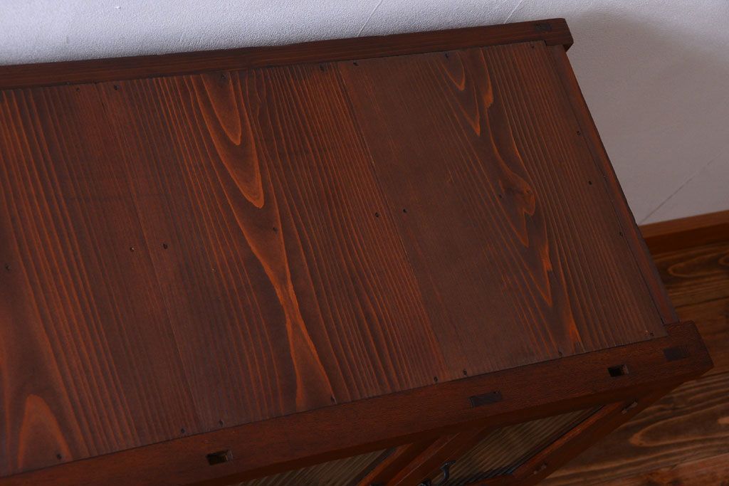 アンティーク家具　和製アンティーク　前面欅材!2段重ねのモールガラス引き戸収納棚(2)