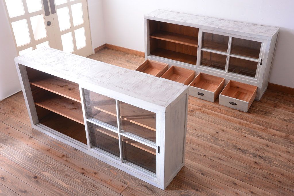 アンティーク家具　アンティーク　大きなペイント重ね収納棚(キャビネット・食器棚)(2)