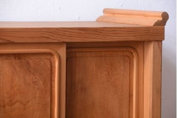 中古　民芸家具　屋久杉製の上品な木味戸棚(茶棚・飾り棚・収納棚)(2)