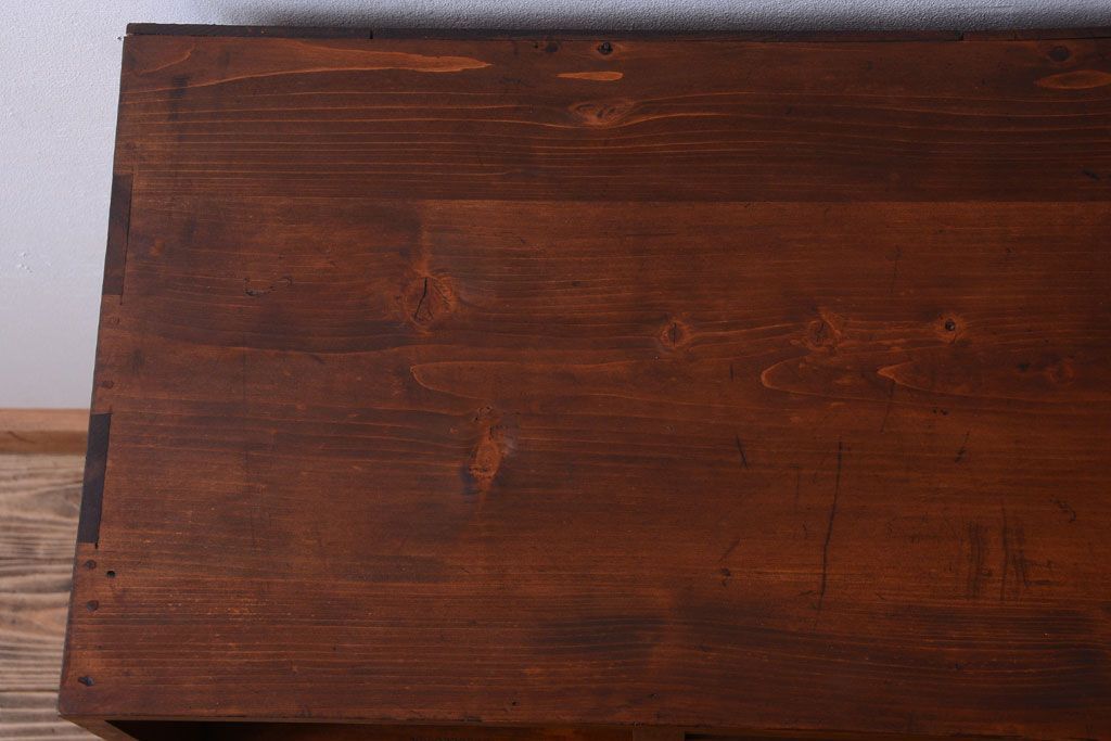 アンティーク家具　和製アンティーク　古い木製の小ぶりな収納棚(下駄箱)(3)