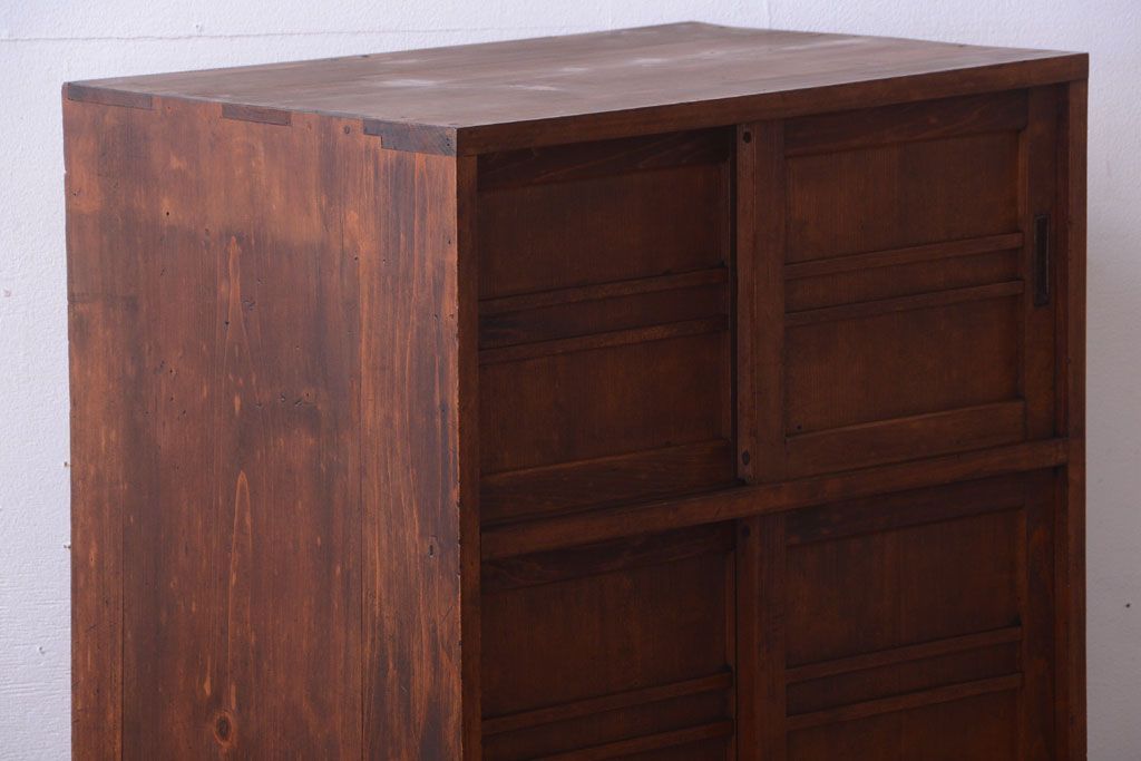 アンティーク家具　和製アンティーク　古い木製の小ぶりな収納棚(下駄箱)(3)