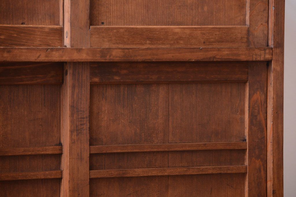 アンティーク家具　和製アンティーク　古い木製の小ぶりな収納棚(下駄箱)(3)