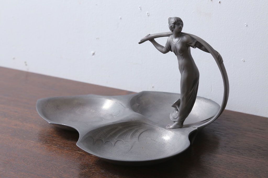 アンティーク雑貨　アンティーク　Achille Gamba(アキレ・ガンバ)　錫(スズ)のトレー