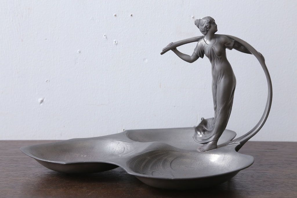 アンティーク雑貨　アンティーク　Achille Gamba(アキレ・ガンバ)　錫(スズ)のトレー