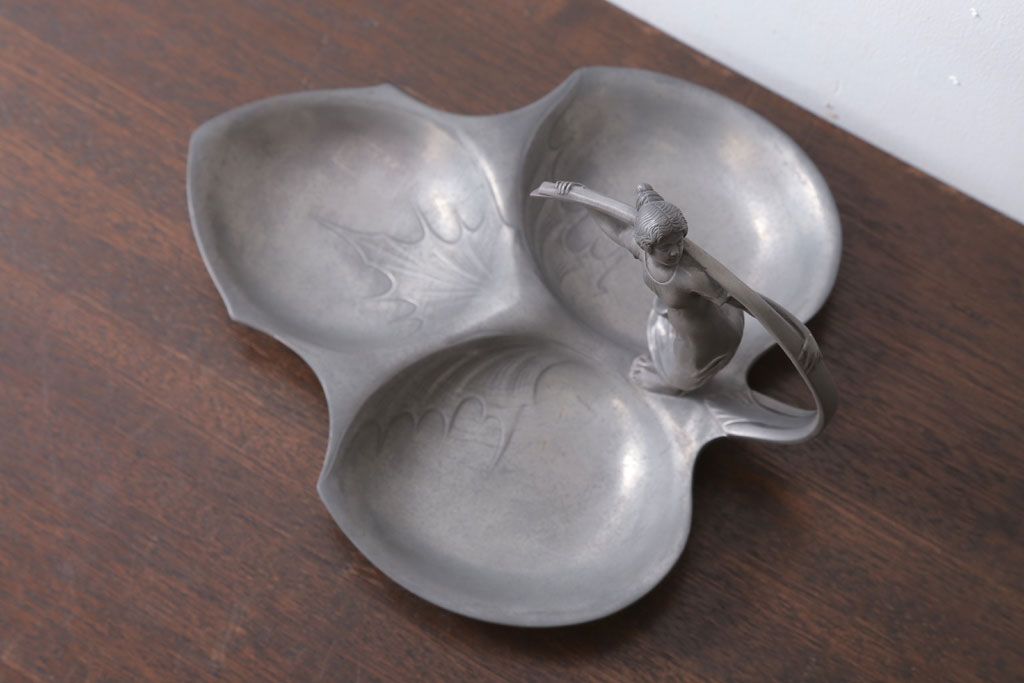 アンティーク雑貨　アンティーク　Achille Gamba(アキレ・ガンバ)　錫(スズ)のトレー