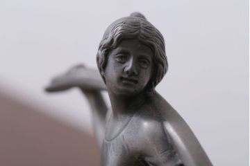 アンティーク雑貨　アンティーク　Achille Gamba(アキレ・ガンバ)　錫(スズ)のトレー