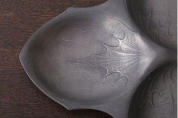 アンティーク雑貨　アンティーク　Achille Gamba(アキレ・ガンバ)　錫(スズ)のトレー