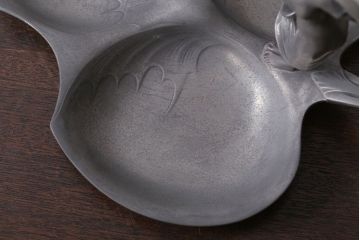 アンティーク雑貨　アンティーク　Achille Gamba(アキレ・ガンバ)　錫(スズ)のトレー