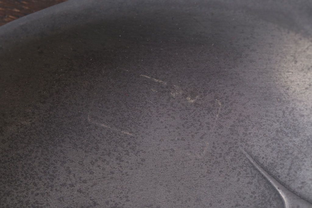 アンティーク雑貨　アンティーク　Achille Gamba(アキレ・ガンバ)　錫(スズ)のトレー