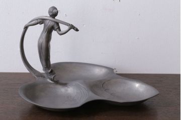 アンティーク雑貨　アンティーク　Achille Gamba(アキレ・ガンバ)　錫(スズ)のトレー