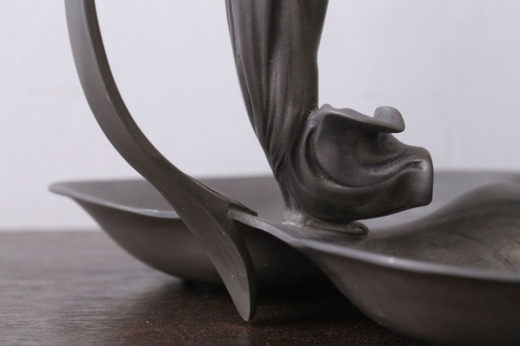 アンティーク雑貨　アンティーク　Achille Gamba(アキレ・ガンバ)　錫(スズ)のトレー