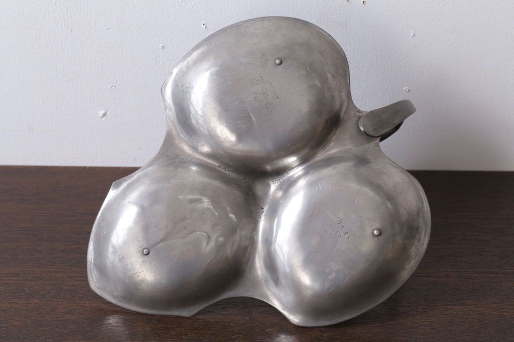 アンティーク雑貨　アンティーク　Achille Gamba(アキレ・ガンバ)　錫(スズ)のトレー