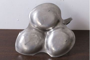 アンティーク雑貨　アンティーク　Achille Gamba(アキレ・ガンバ)　錫(スズ)のトレー