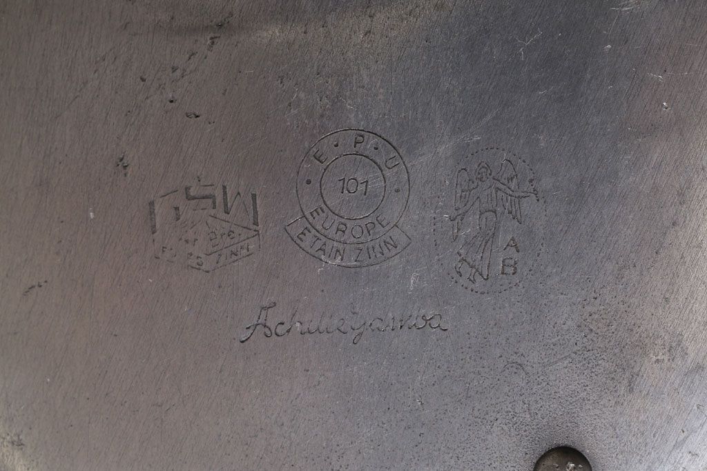 アンティーク雑貨　アンティーク　Achille Gamba(アキレ・ガンバ)　錫(スズ)のトレー