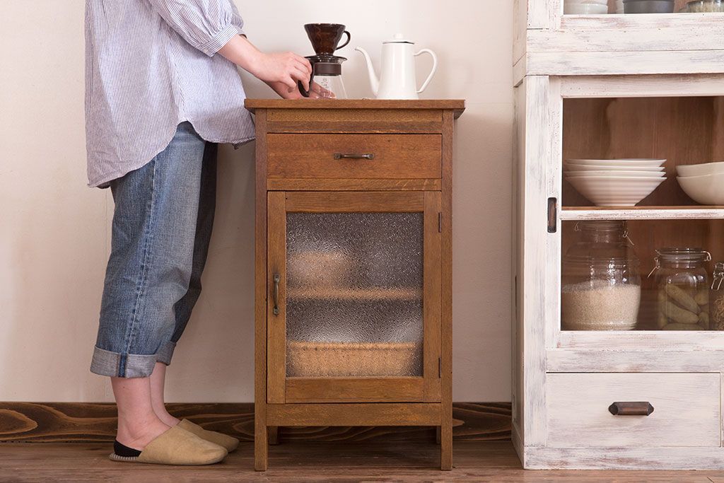 レトロ家具　昭和レトロ　古い木製のアンティークサイドテーブル(収納棚)