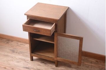 レトロ家具　昭和レトロ　古い木製のアンティークサイドテーブル(収納棚)