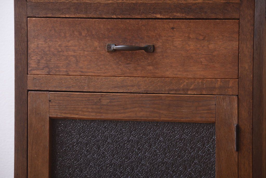 レトロ家具　昭和レトロ　古い木製のアンティークサイドテーブル(収納棚)