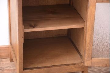 レトロ家具　昭和レトロ　古い木製のアンティークサイドテーブル(収納棚)