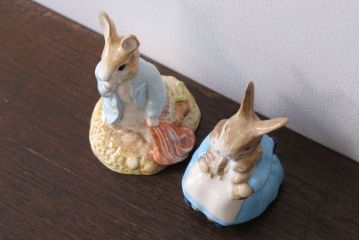 アンティーク雑貨　中古　ROYAL ALBERT(ロイヤルアルバート)　ピーターラビット　フィギュリン　2点セット