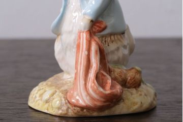 アンティーク雑貨　中古　ROYAL ALBERT(ロイヤルアルバート)　ピーターラビット　フィギュリン　2点セット