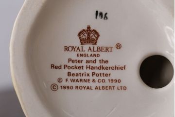 アンティーク雑貨　中古　ROYAL ALBERT(ロイヤルアルバート)　ピーターラビット　フィギュリン　2点セット