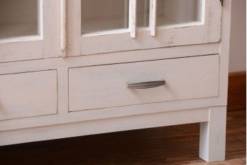 アンティーク家具　アンティークペイント　脚付きのかわいい本箱(収納棚)