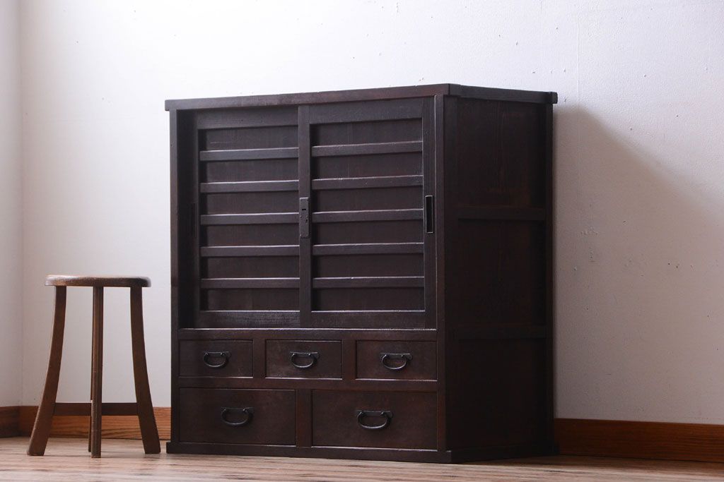 アンティーク家具　古民具・骨董　大正期　横桟引き戸のアンティーク茶箪笥