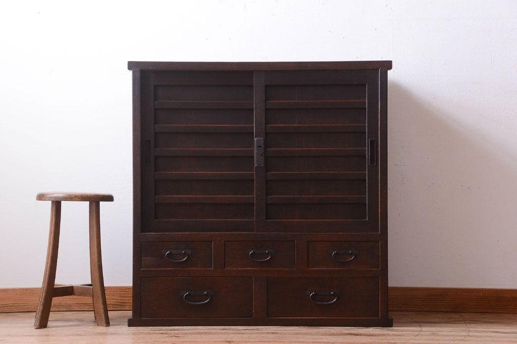 アンティーク家具　古民具・骨董　大正期　横桟引き戸のアンティーク茶箪笥