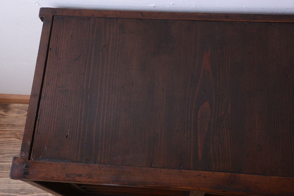 アンティーク家具　古民具・骨董　大正期　横桟引き戸のアンティーク茶箪笥