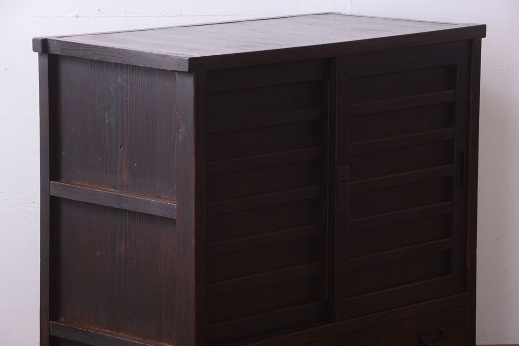 アンティーク家具　古民具・骨董　大正期　横桟引き戸のアンティーク茶箪笥