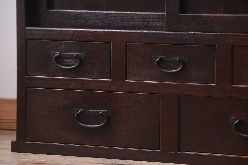 アンティーク家具　古民具・骨董　大正期　横桟引き戸のアンティーク茶箪笥