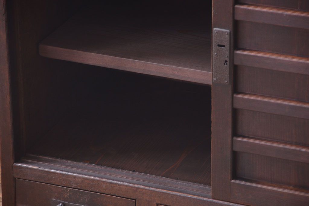 アンティーク家具　古民具・骨董　大正期　横桟引き戸のアンティーク茶箪笥