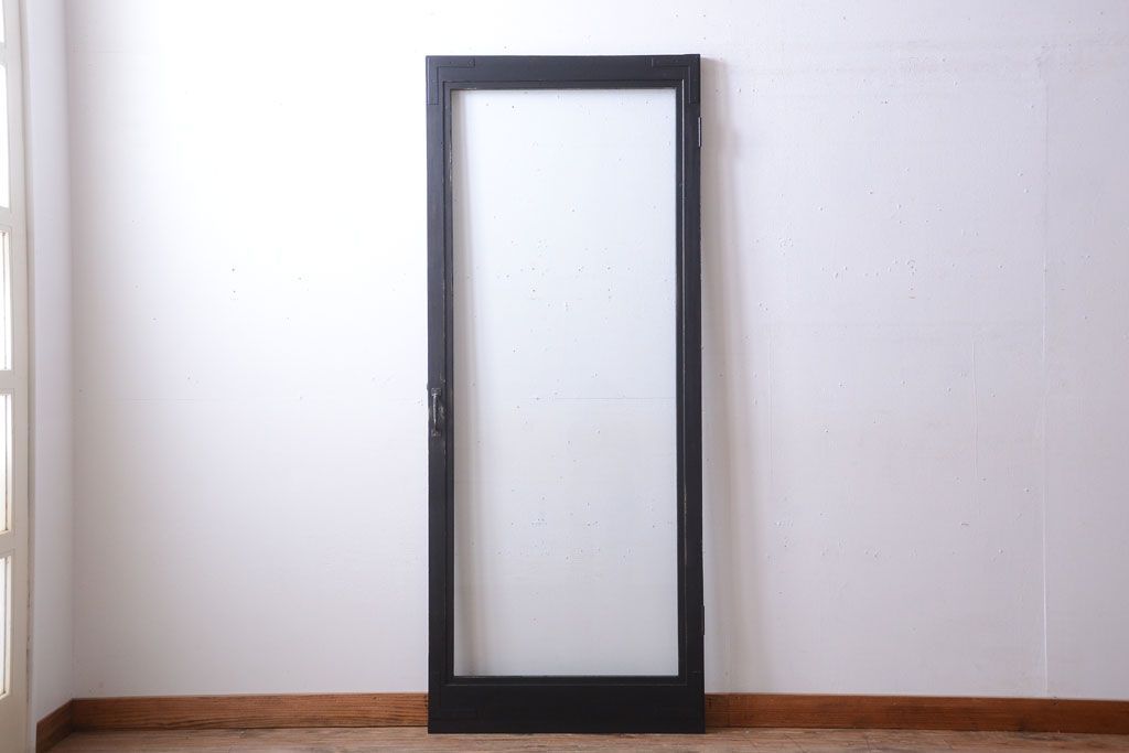 アンティークペイント　大きなガラス面の古い木製ドア