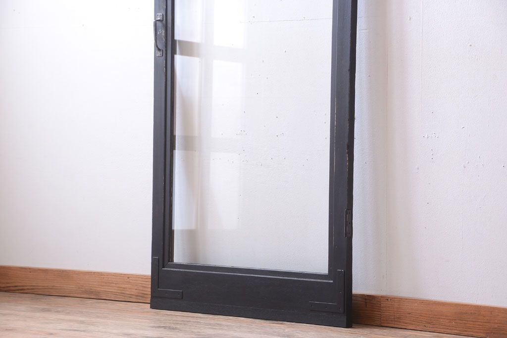 アンティークペイント　大きなガラス面の古い木製ドア