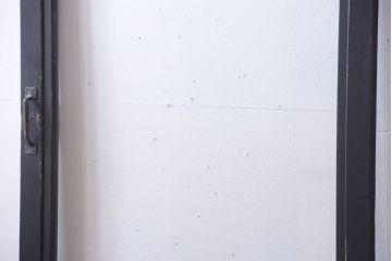 アンティークペイント　大きなガラス面の古い木製ドア