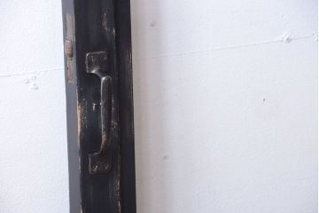 アンティークペイント　大きなガラス面の古い木製ドア