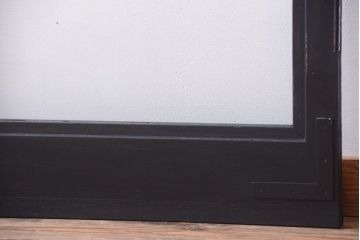 アンティークペイント　大きなガラス面の古い木製ドア